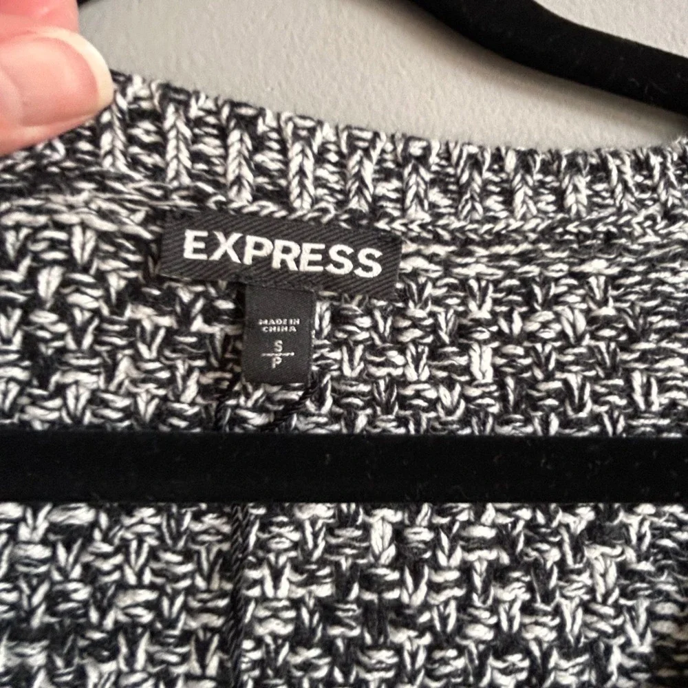 Express Womens Black White Marled Chunky Cable Knit Oversized Sweater Small - Picture 3 of 8